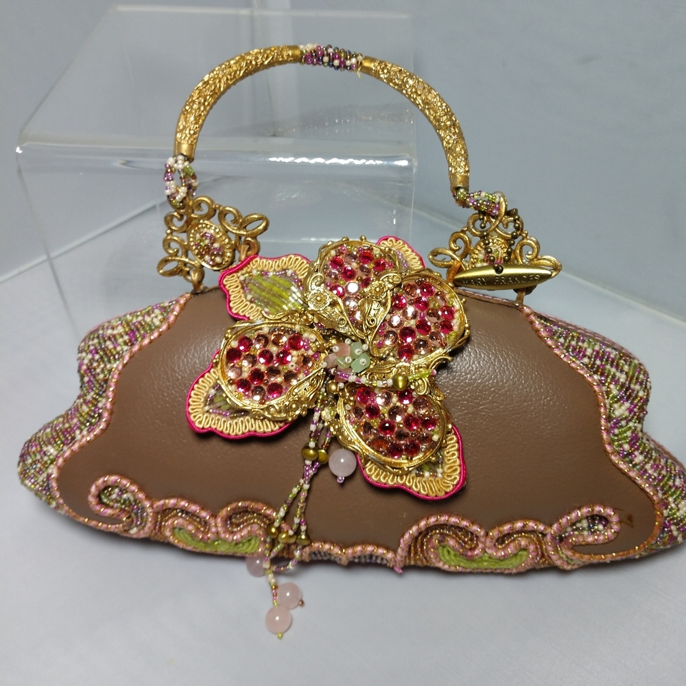 Mary Frances Purse (B)